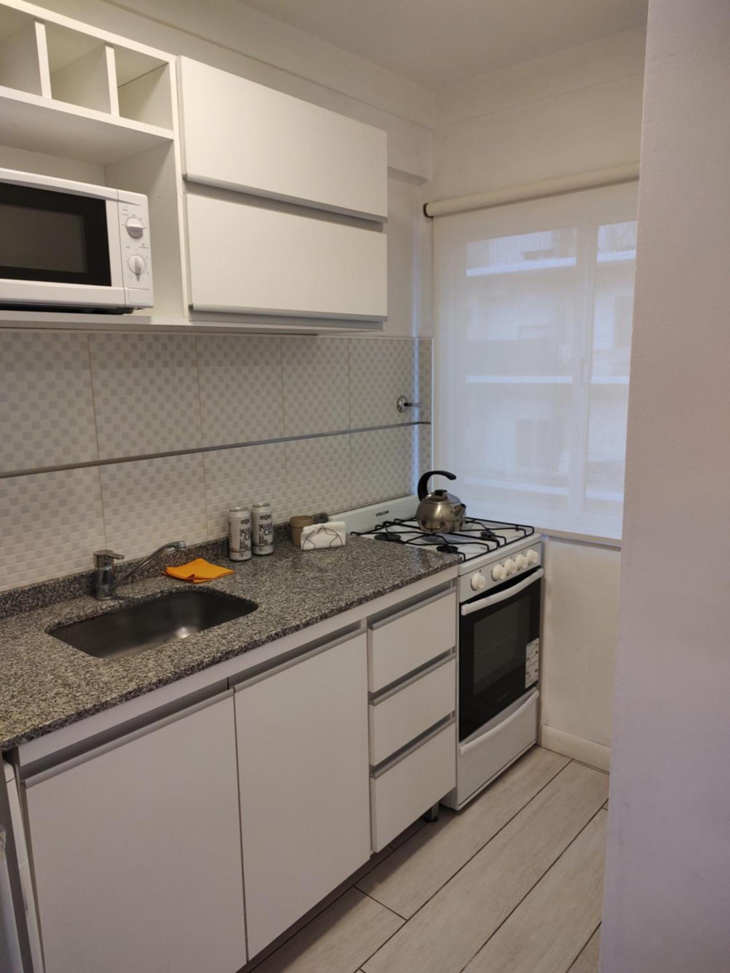 Excelente Departamento 2 Personas Con Balcon A La Calle * Mar del Plata