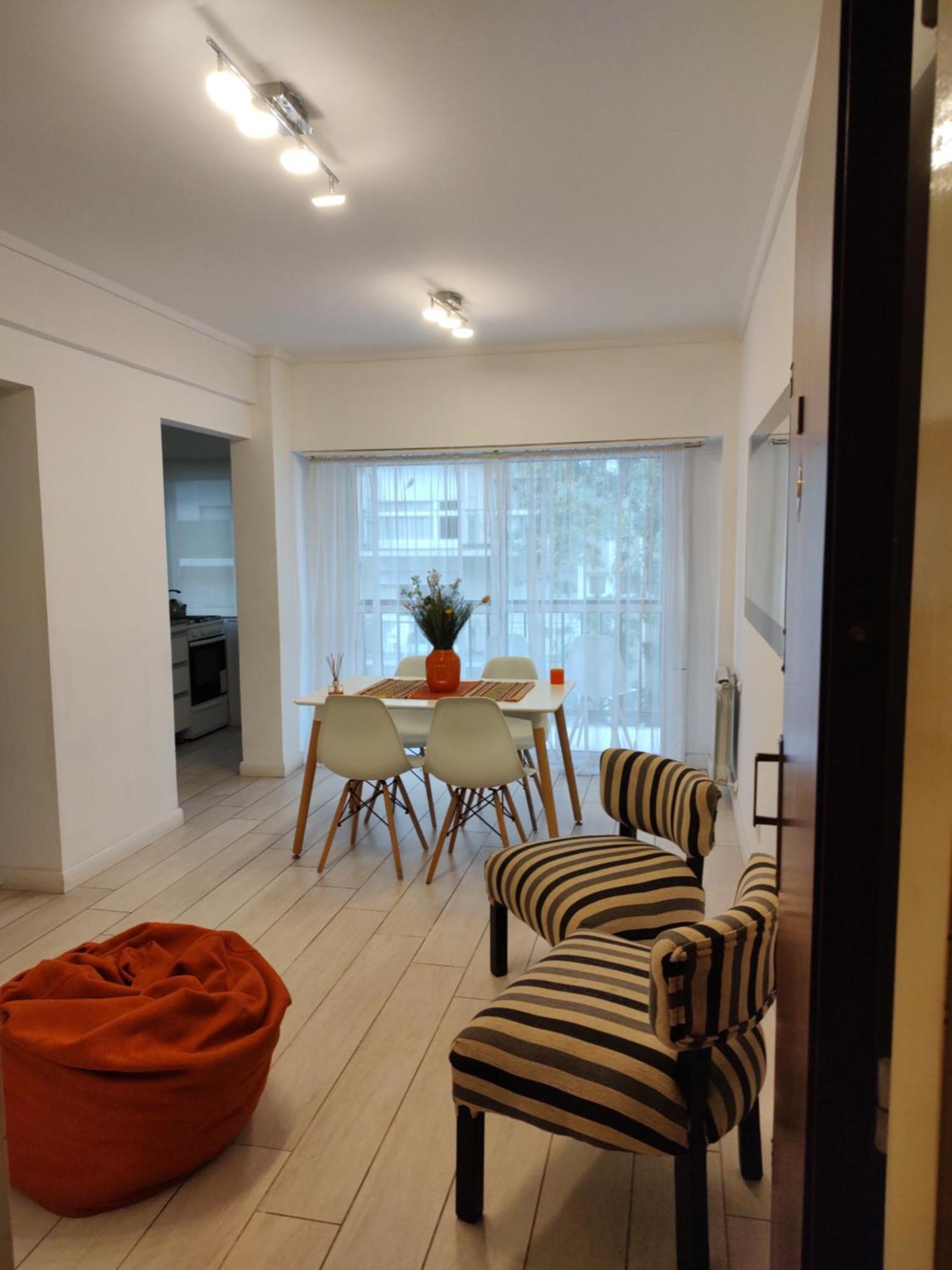 Excelente Departamento 2 Personas Con Balcon A La Calle * Mar del Plata